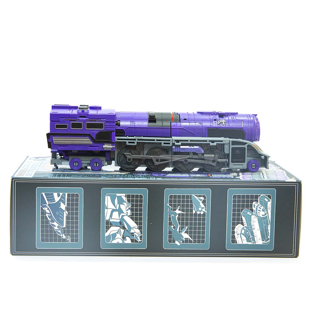DX9 Astrotrain DX9 D05 Chigurh Big Train Thomas MP G1 Action