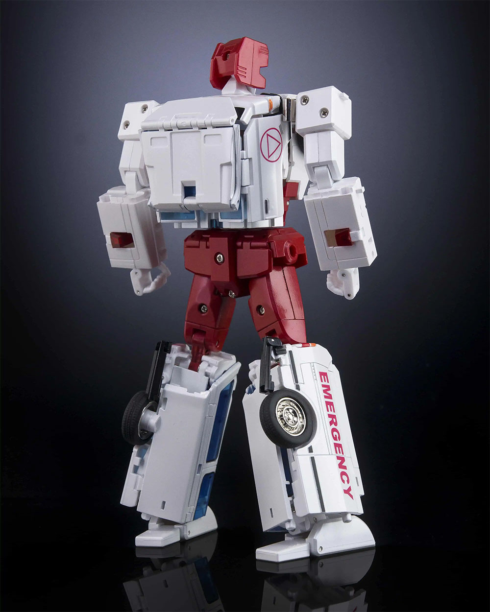 X-Transbots MX-31 MX31 First Aid Doctor Paragon Defensor Action
