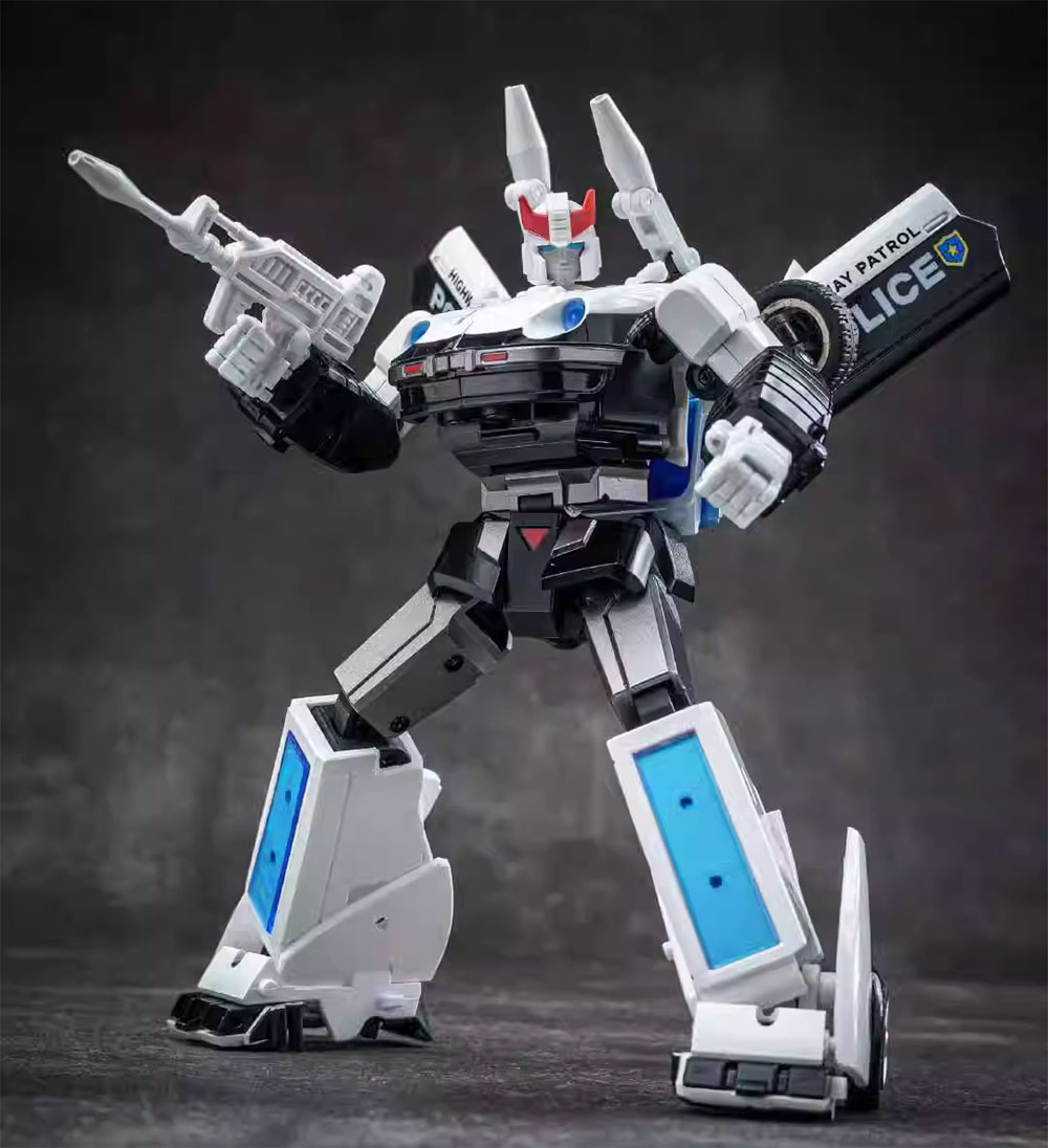 DX9 D18 Prowl Devetive Digital Xtal9 toys G1 MP Action Figure toy